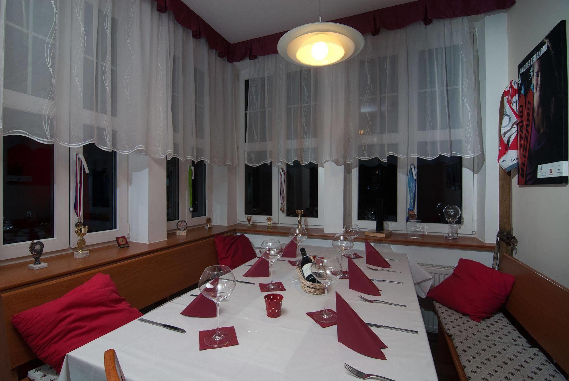 Lyzarska Bouda Domovina Hotel Spindleruv Mlyn Exterior photo